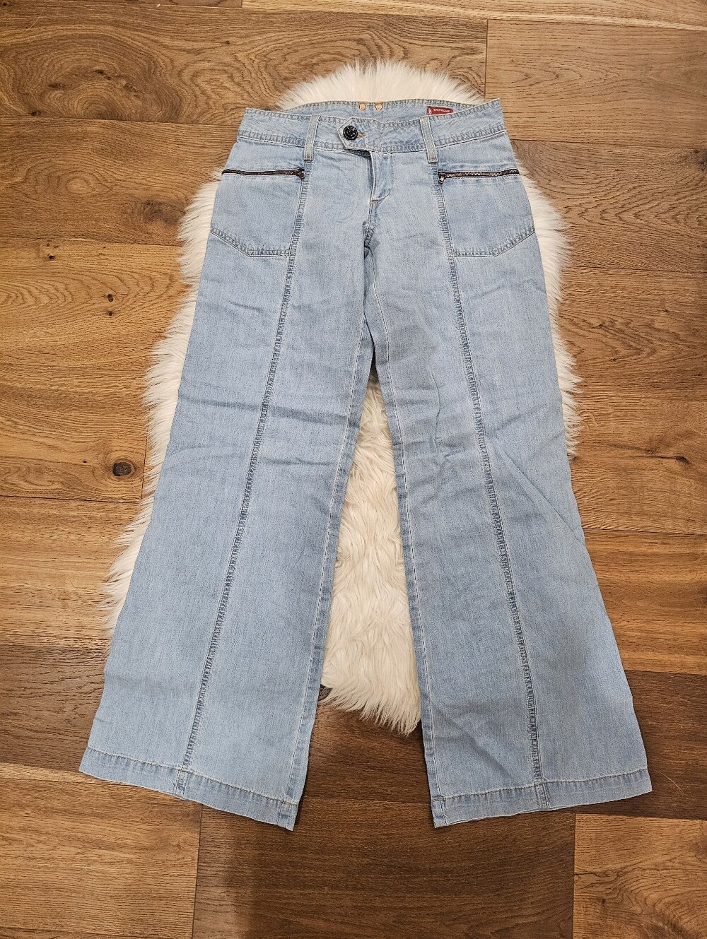 Vintage Levi's Low Rise Light Wash Women’s Wide-Leg Jeans